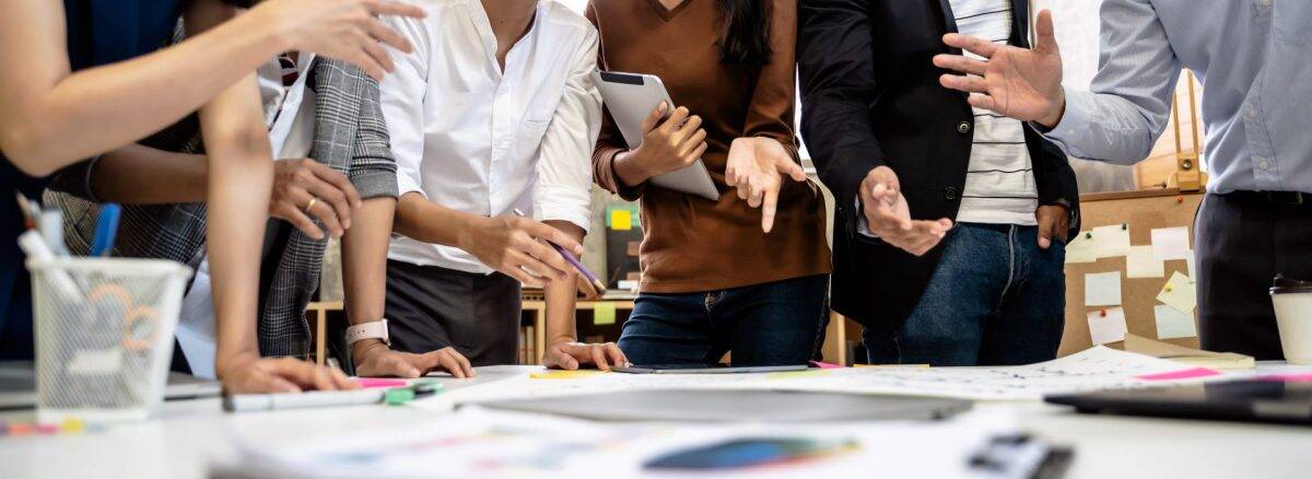 12 Examples Of Difficult Situations At Work [Plus Solution Tips]
